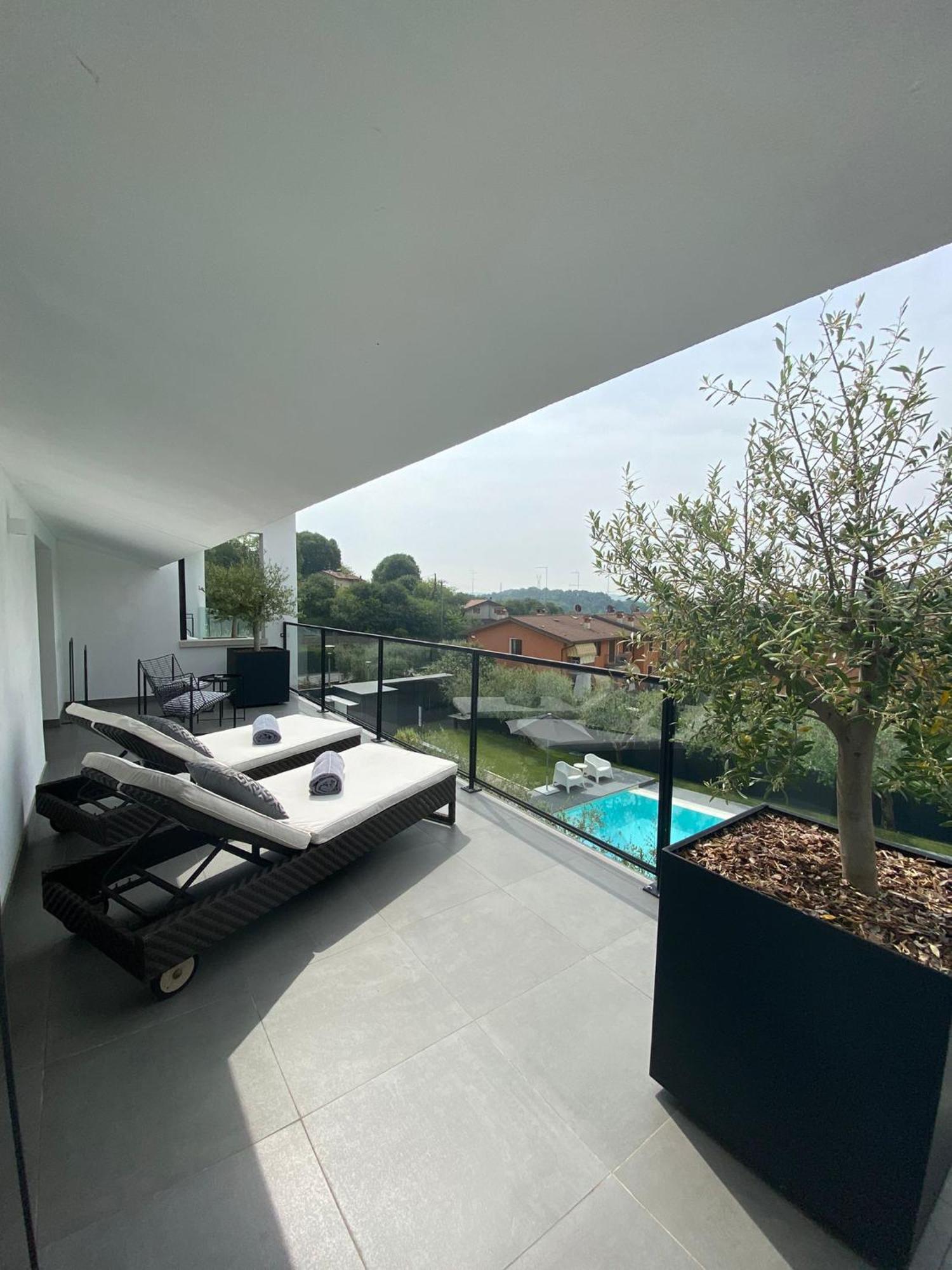 Extra Urbano - Lago Di Garda - Adults Only Понті-суль-Мінчіо Екстер'єр фото