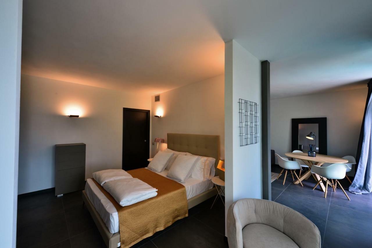 Extra Urbano - Lago Di Garda - Adults Only Понті-суль-Мінчіо Екстер'єр фото