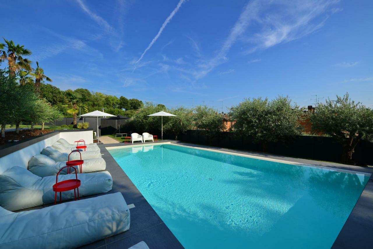 Extra Urbano - Lago Di Garda - Adults Only Понті-суль-Мінчіо Екстер'єр фото
